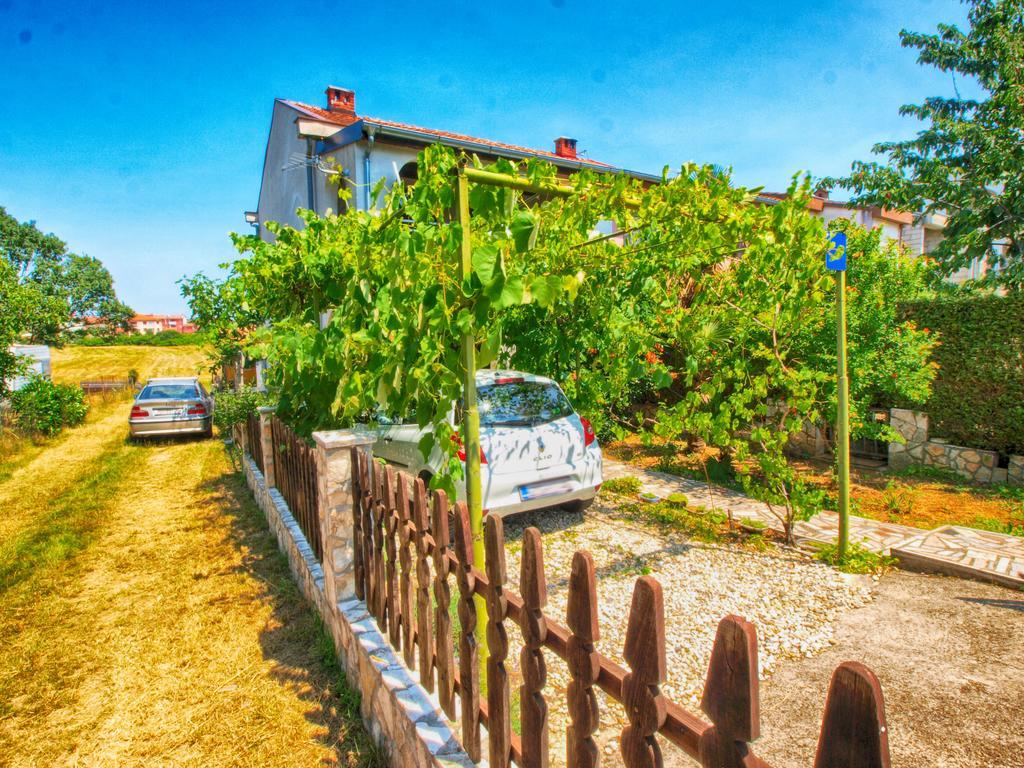 Apartments Zlatko 1397 Штинян Екстер'єр фото